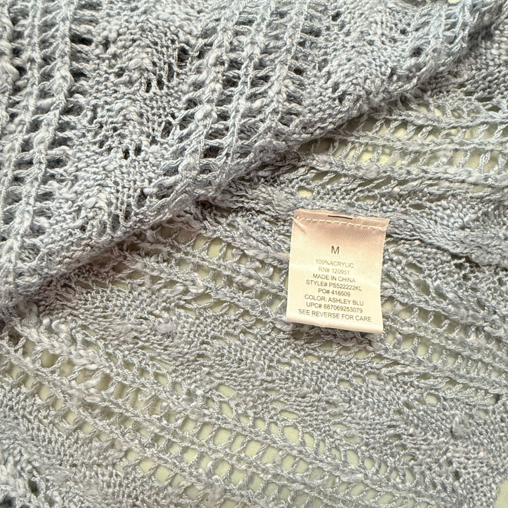 Pink Republic Women’s Blue Sleeveless Crocheted Top. Size M - Picture 6 of 6